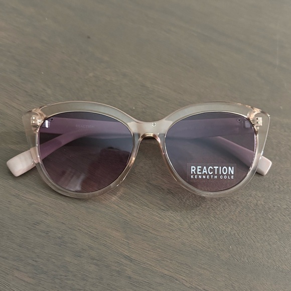 NWOT KENNETH COLE | Blush Kenneth Cole Reaction sunglasses - Picture 1 of 7